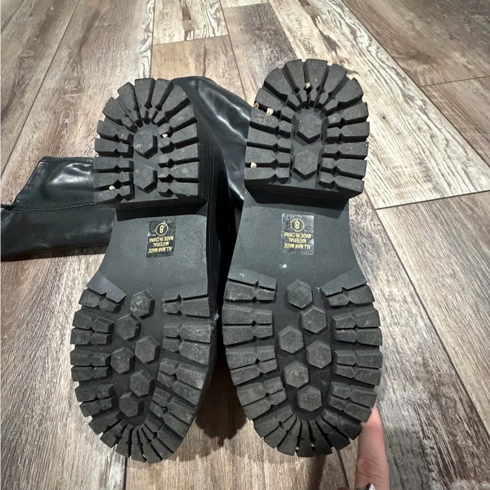 Women's Black Knee-High Platform Boots Soda brand